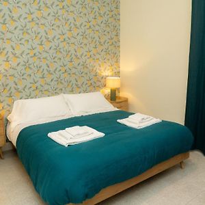 Camera con letto king size